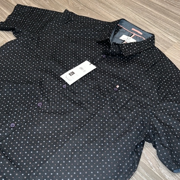 Level Ten short sleeve button down. Size XL. NWT - Picture 2 of 5